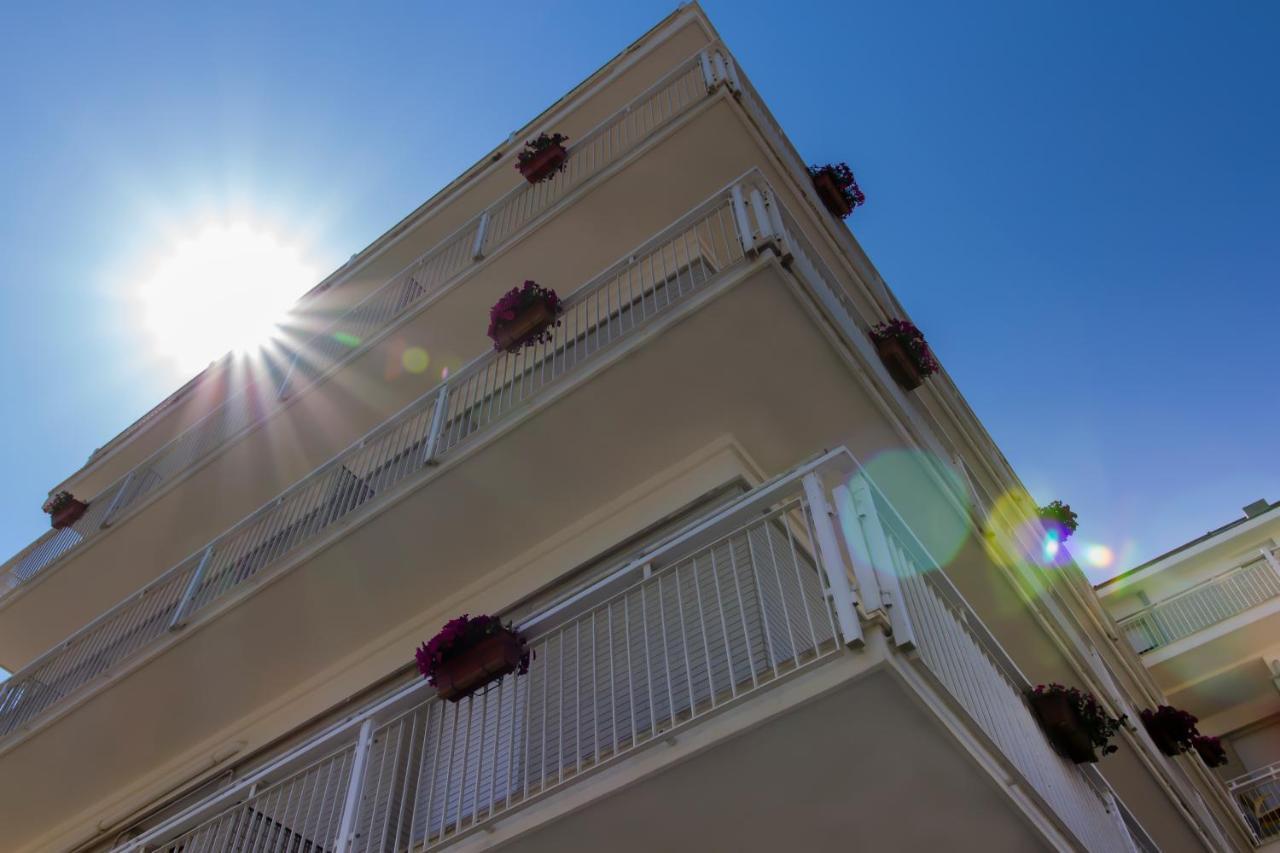 Hotel President's Pesaro Exterior foto